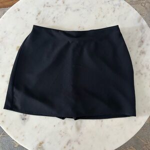 Abercrombie & Fitch black skort, Size M
